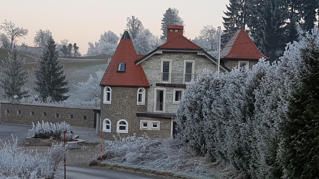 Gladiaterra Castle Hotel Smrecje ภายนอก รูปภาพ