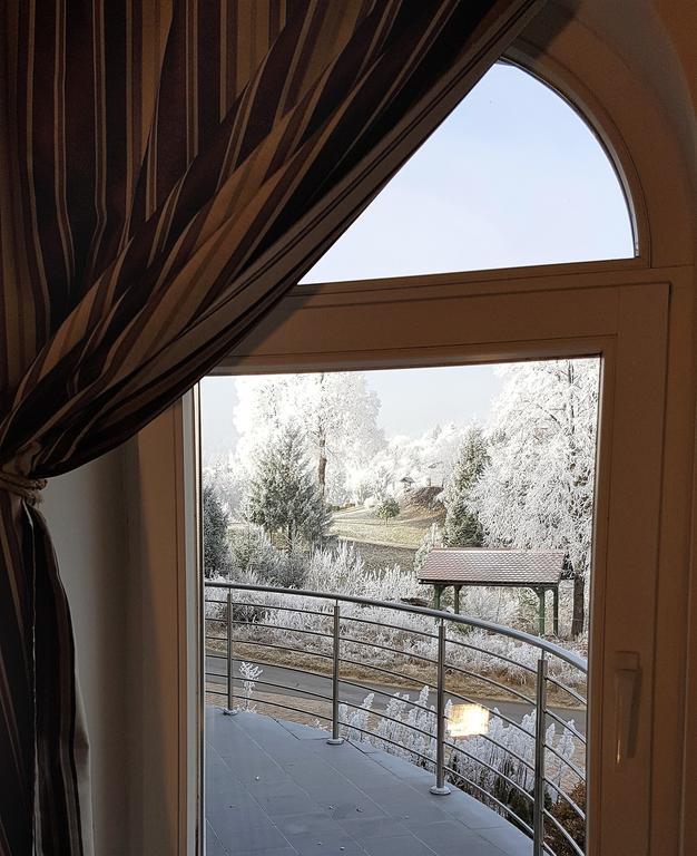 Gladiaterra Castle Hotel Smrecje ภายนอก รูปภาพ