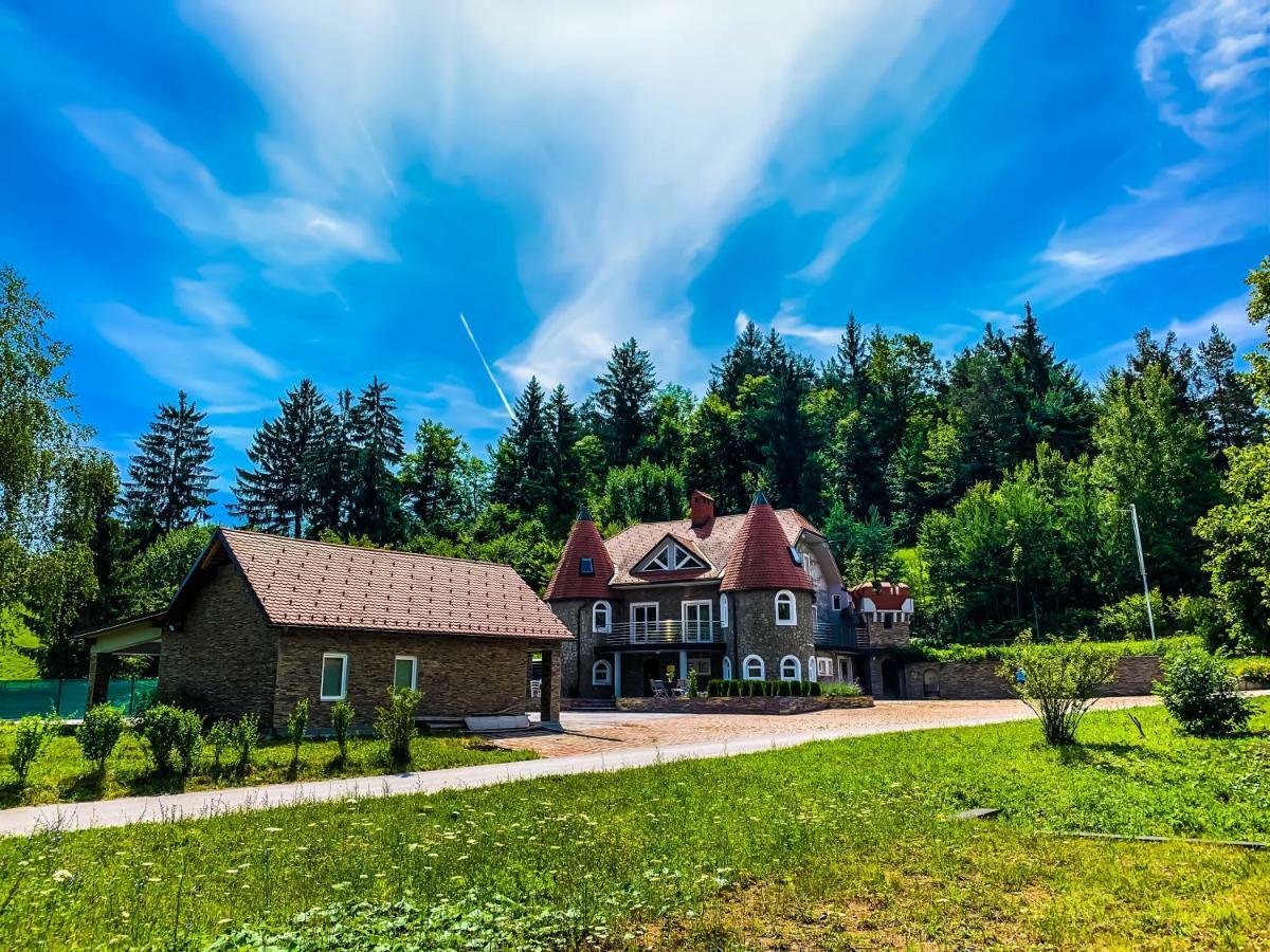 Gladiaterra Castle Hotel Smrecje ภายนอก รูปภาพ