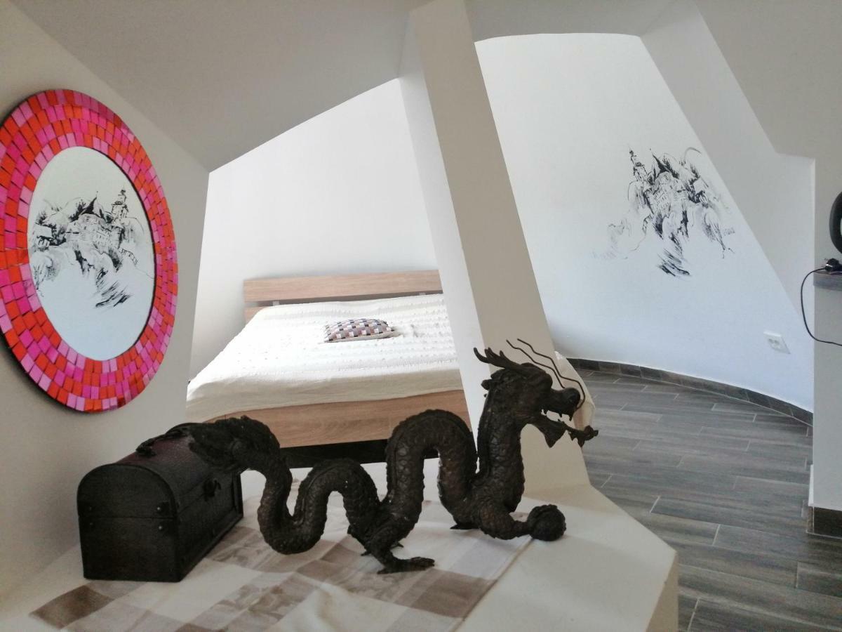 Gladiaterra Castle Hotel Smrecje ภายนอก รูปภาพ